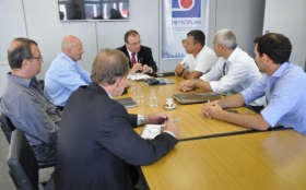 Prefeito municipal de Viamão em reunião com o superintendente.