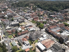 Arquitetos da Metroplan sobrevoaram a cidade para analisar o trânsito no horário de pico