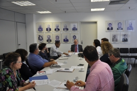 Técnicos da Metroplan e de quatro municípios reunidos para solucionar estudos que irão minimizar o impacto ambiental causado pela atividade do aterro Santa Tecla