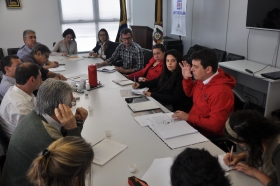 Reunião coordenada pelo Arquiteto Jayme Keunecke e pela Engenheira Paula Pinto.