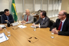 O vice-governador José Paulo Cairoli garantiu, em Brasília, recursos para obras contra enchentes