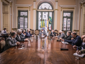 Reunião ocorreu na prefeitura de Porto Alegre com vários gestores da área de Transportes